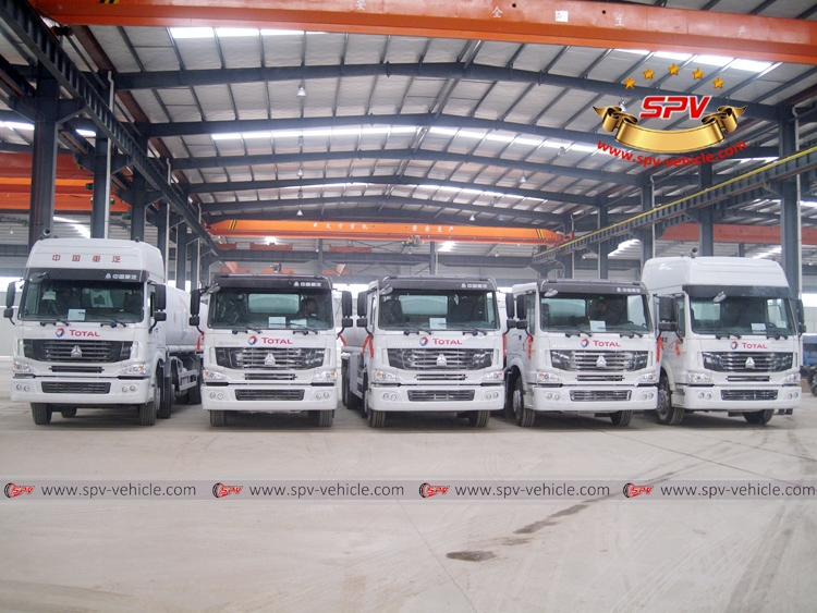 To Gambia - 5 units of Sinotruk Oil Bowsers - F